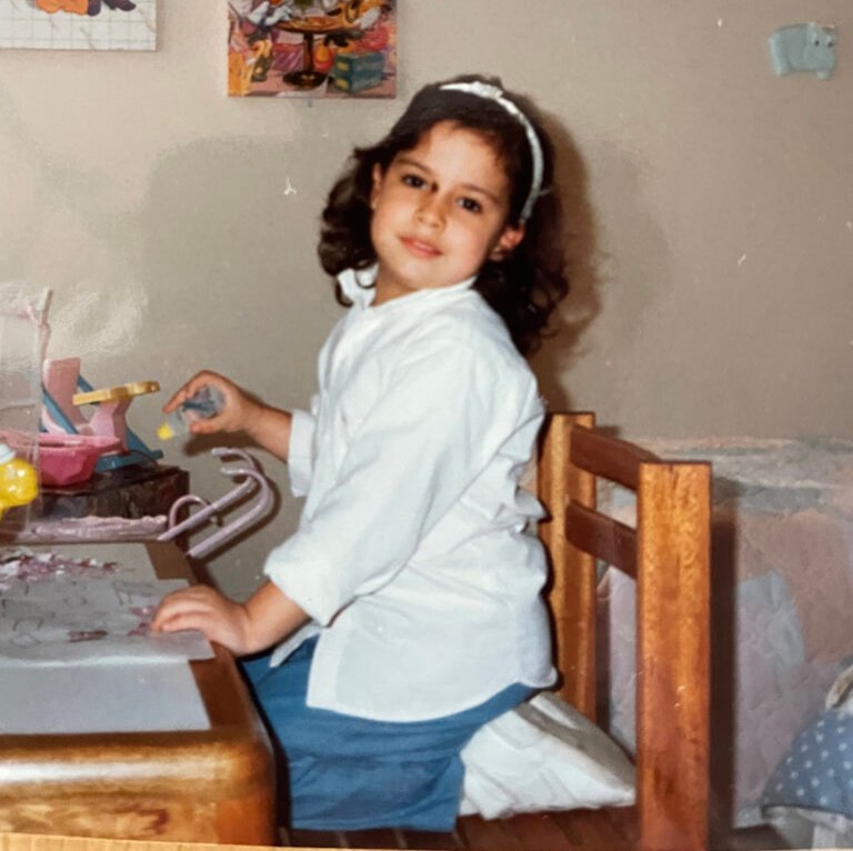 Ariana Salgado de niña